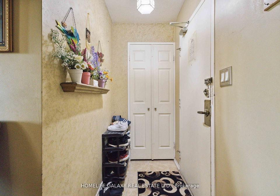 20-edgecliff-golfway-east-york-ontario-c12193639