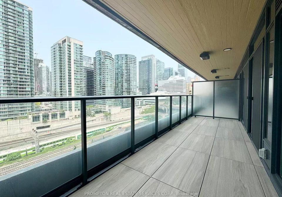 3-concord-cityplace-way-toronto-ontario-c12193842
