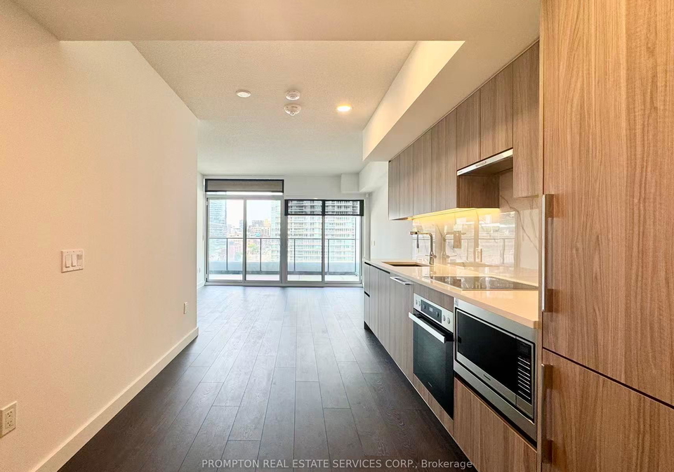 3-concord-cityplace-way-toronto-ontario-c12193842