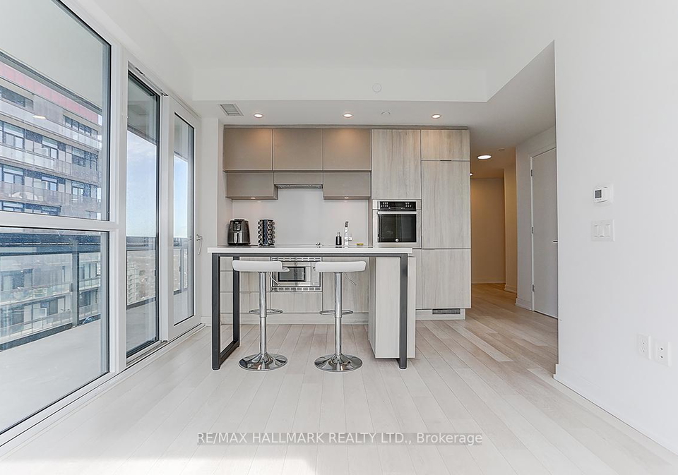39-roehampton-avenue-toronto-ontario-c12194030