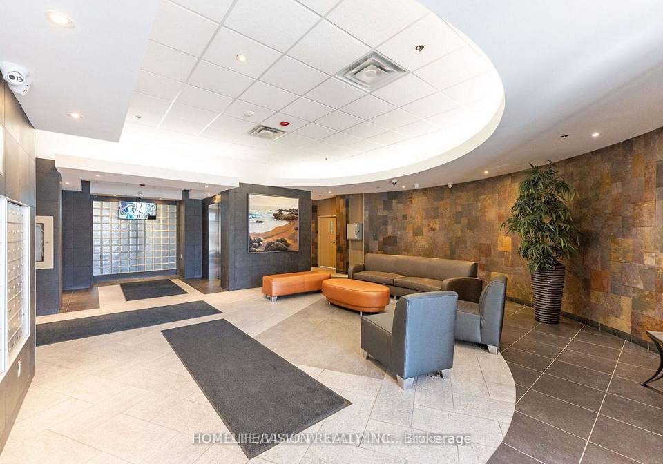 890-sheppard-avenue-w-toronto-ontario-c12194419