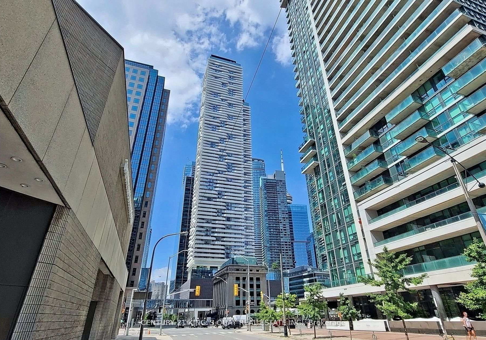 100-harbour-street-toronto-ontario-c12199352