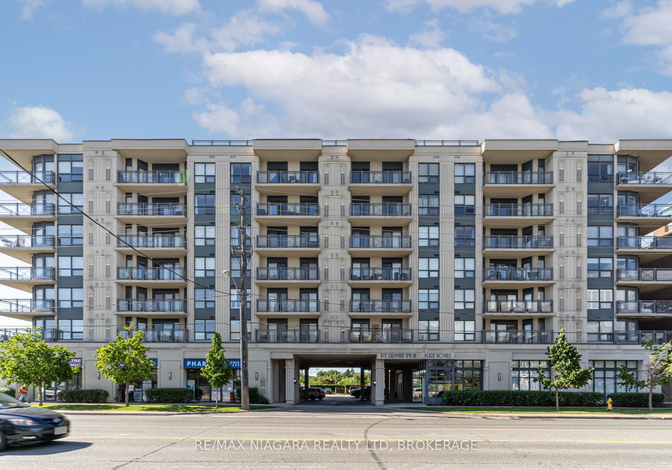 872-sheppard-avenue-w-toronto-ontario-c12199587