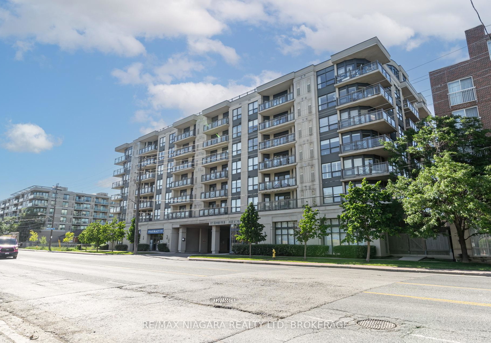 872-sheppard-avenue-w-toronto-ontario-c12199587