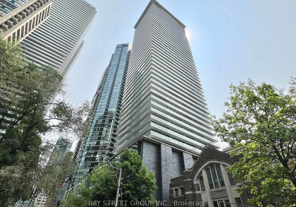 33-charles-street-e-toronto-ontario-c12199736