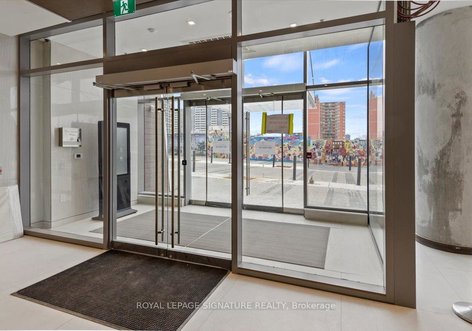 7-golden-lion-heights-north-york-ontario-c12200394