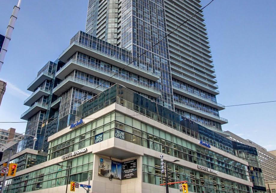386-yonge-street-toronto-ontario-c12200631