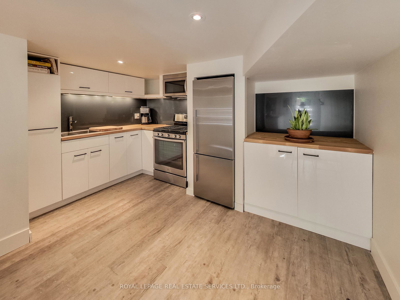 25-wells-street-toronto-ontario-c12202789