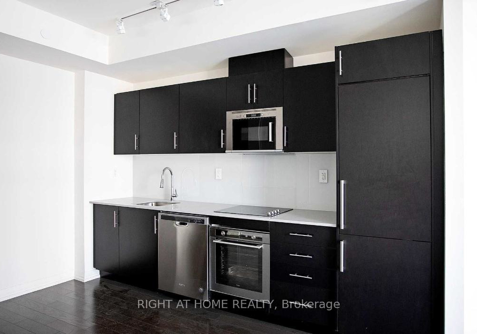460-adelaide-street-e-toronto-ontario-c12202971