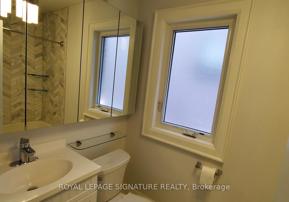 118-parkhurst-boulevard-east-york-ontario-c12203138