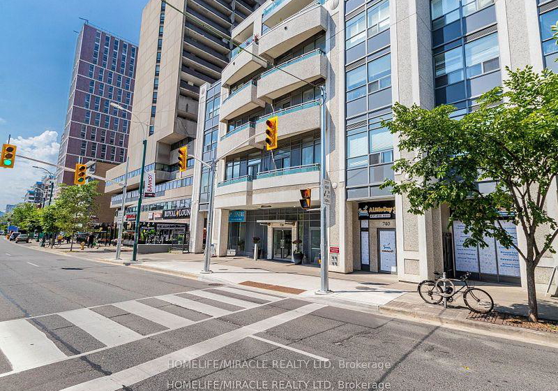 736-spadina-avenue-toronto-ontario-c12204090