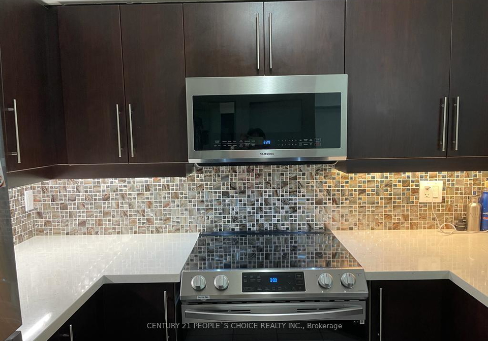 872-sheppard-avenue-w-toronto-ontario-c12204124