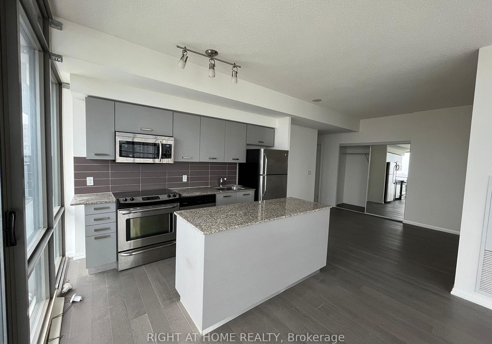 832-bay-street-toronto-ontario-c12204686