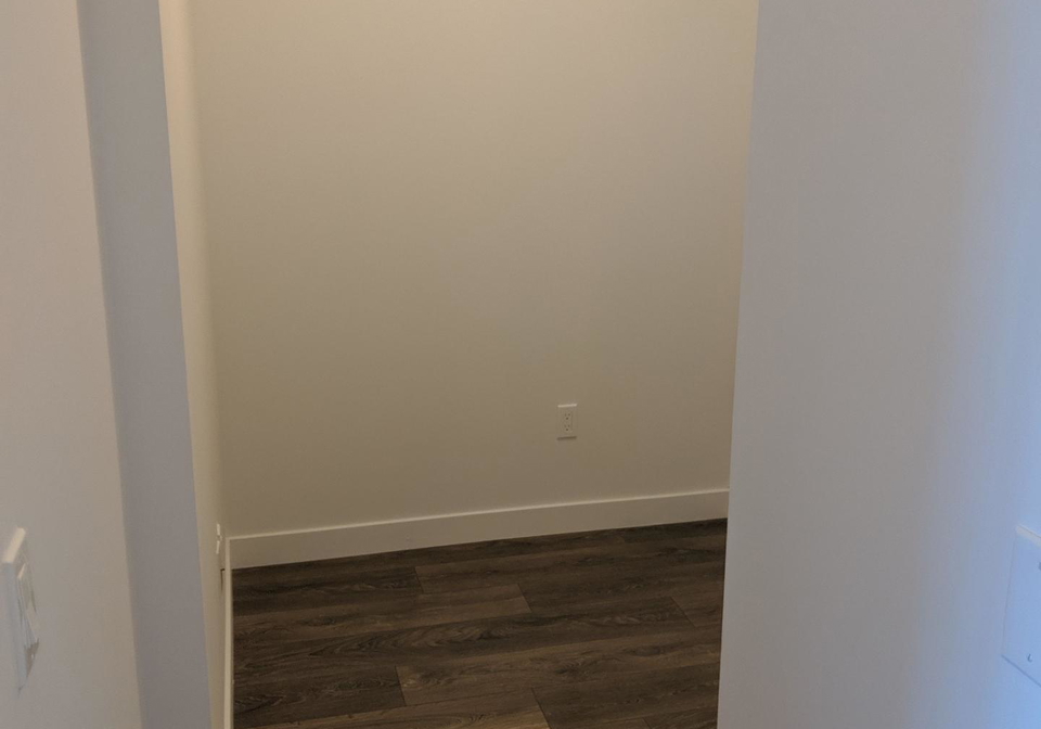 8-eglinton-avenue-e-toronto-ontario-c12205301