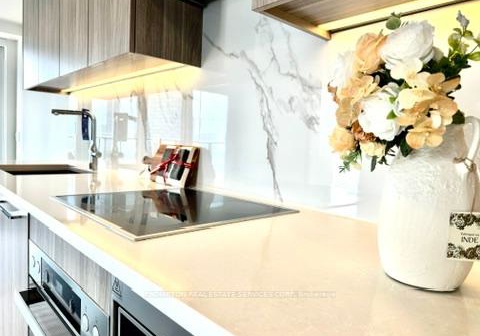 3-concord-cityplace-way-toronto-ontario-c12205342