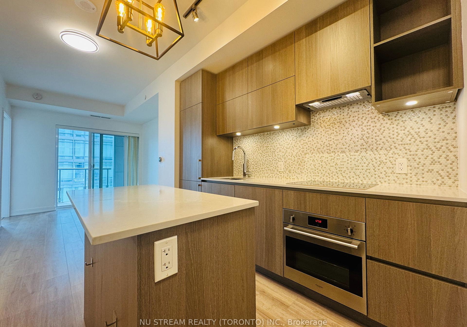 1-yorkville-avenue-toronto-ontario-c12205550