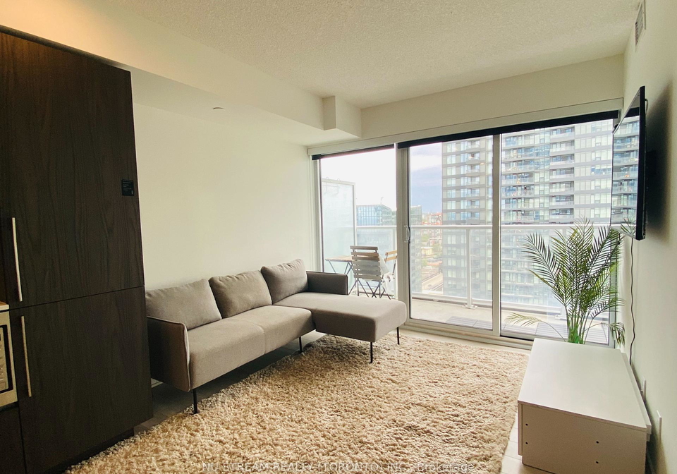 17-bathurst-street-toronto-ontario-c12205599