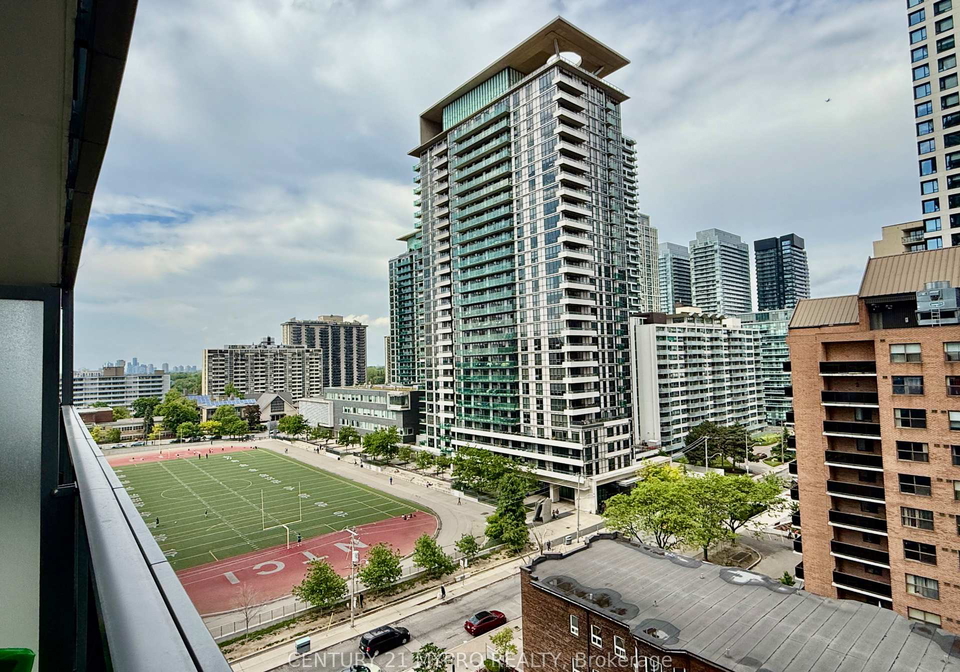 39-roehampton-avenue-toronto-ontario-c12205806