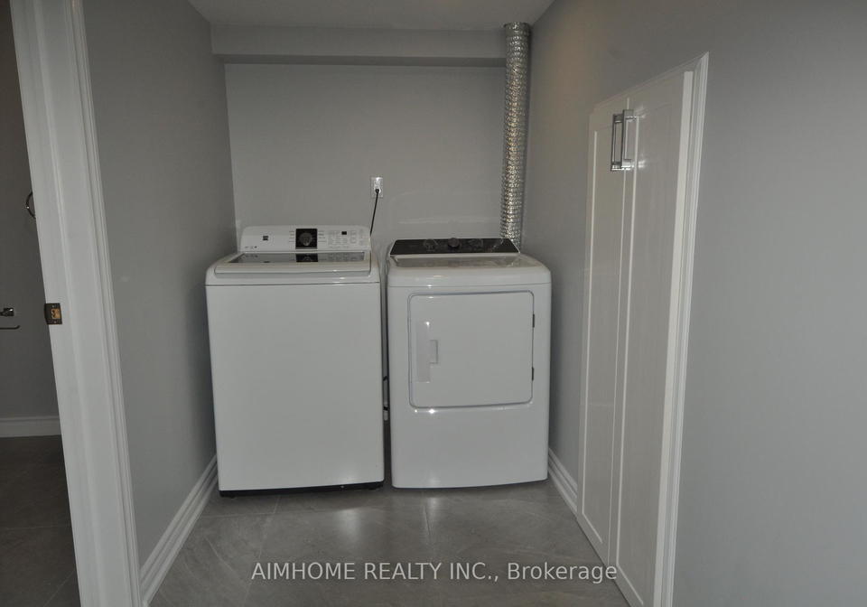 14-dukinfield-crescent-north-york-ontario-c12205944