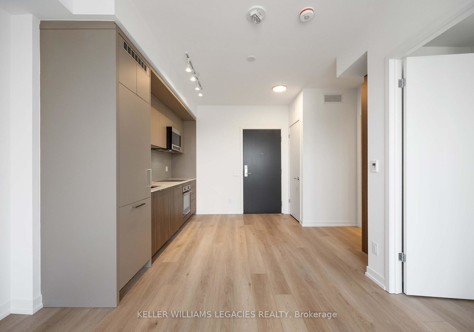863-st-clair-avenue-w-toronto-ontario-c12206013