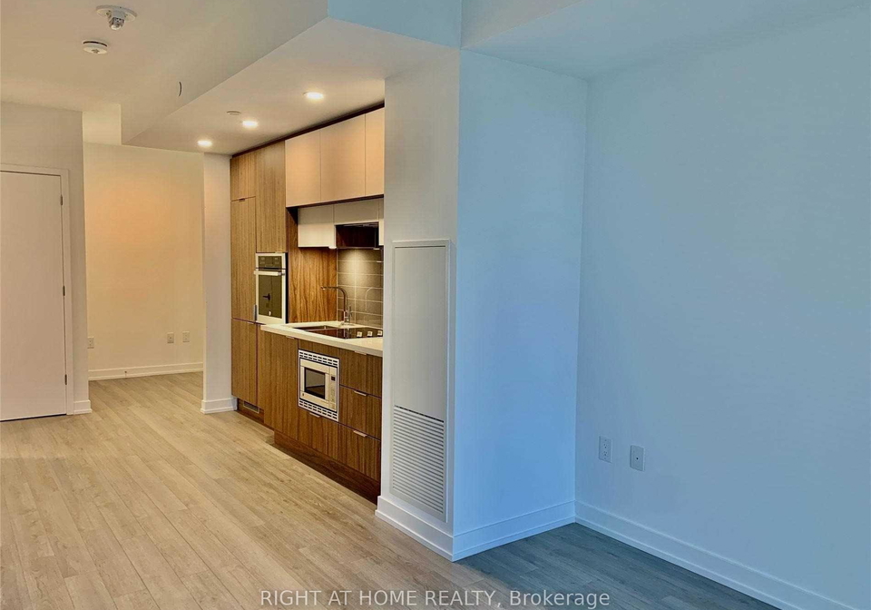 39-roehampton-avenue-toronto-ontario-c12206812