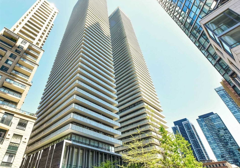 42-charles-street-e-toronto-ontario-c12207234
