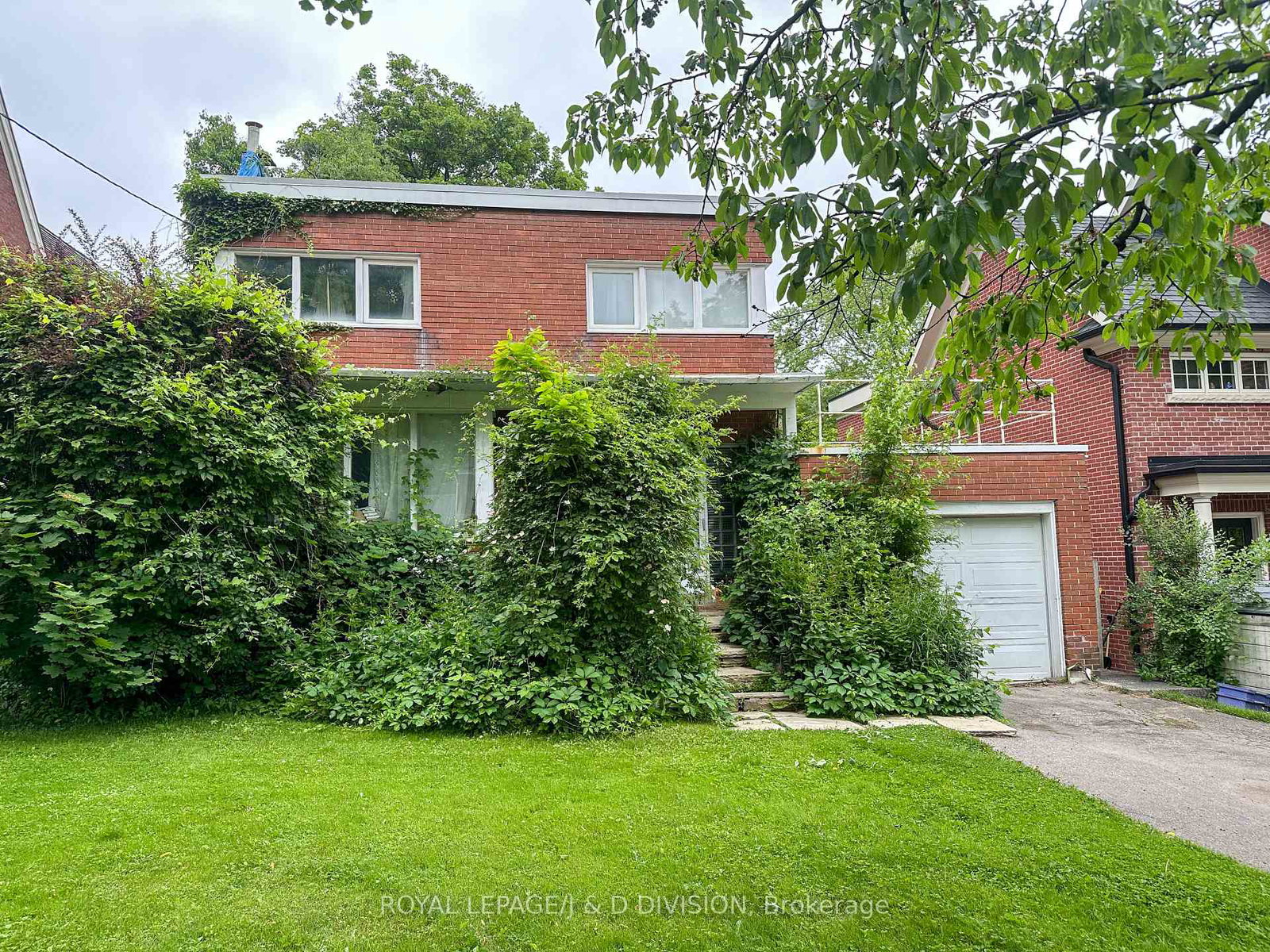 136-cheltenham-avenue-north-york-ontario-c12207235