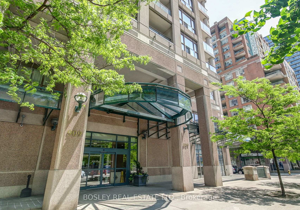 909-bay-street-toronto-ontario-c12207254