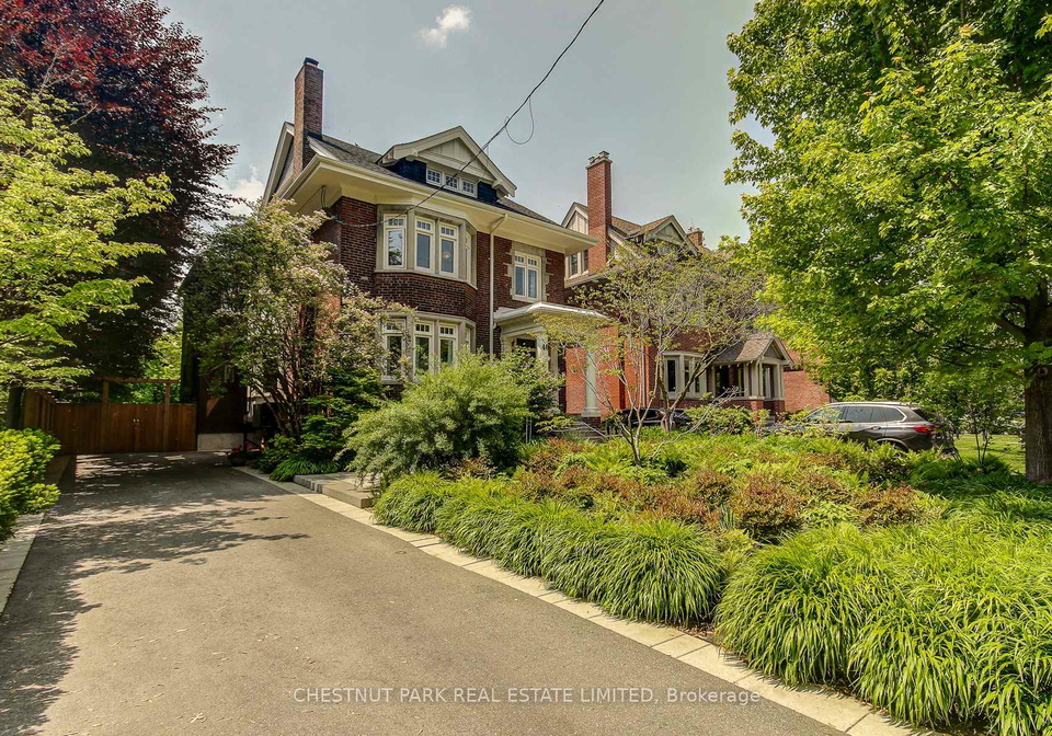 40-warren-road-toronto-ontario-c12207270