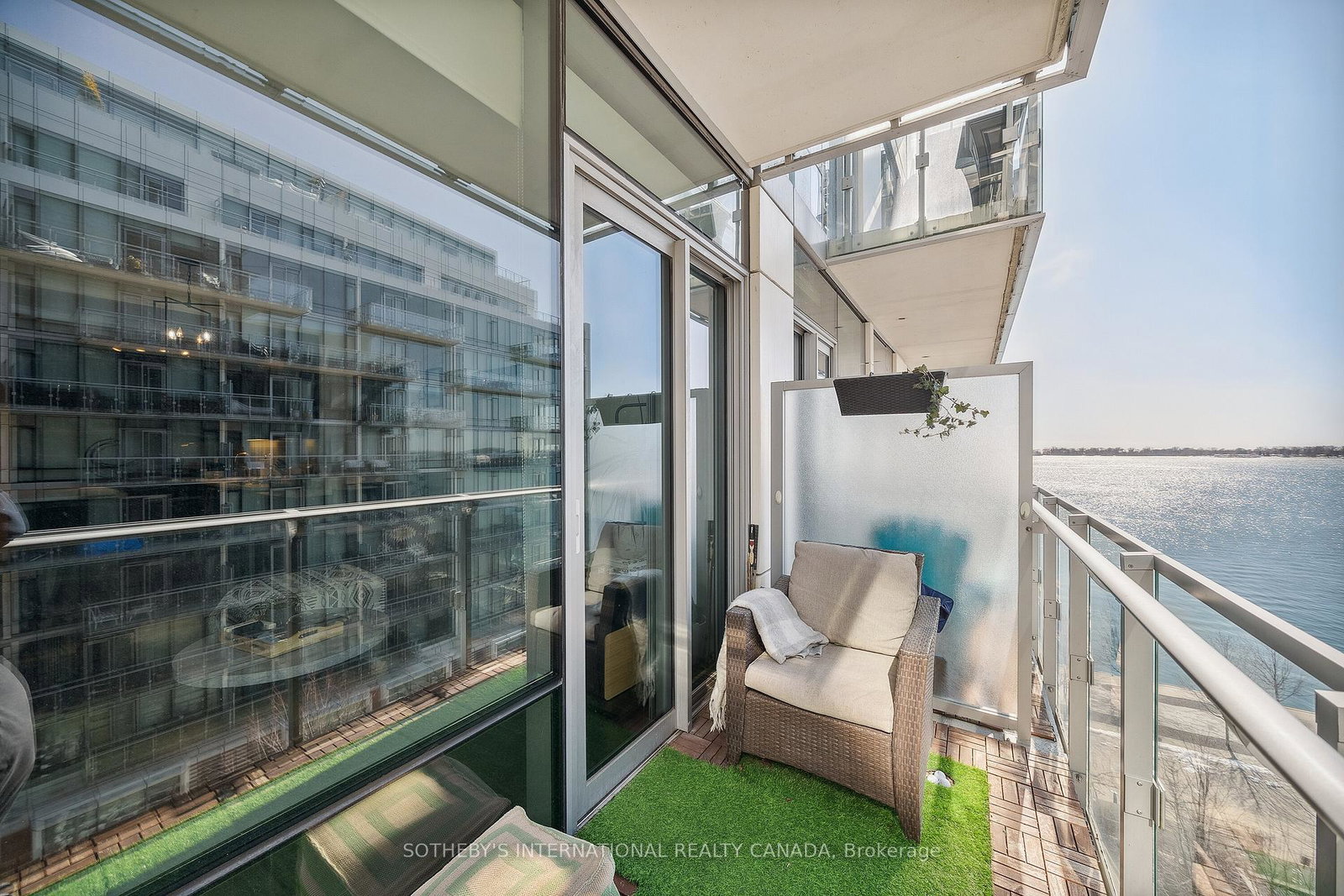 39-queens-quay-e-toronto-ontario-c12207914