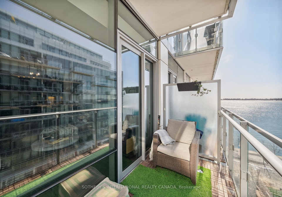 39-queens-quay-e-toronto-ontario-c12207914