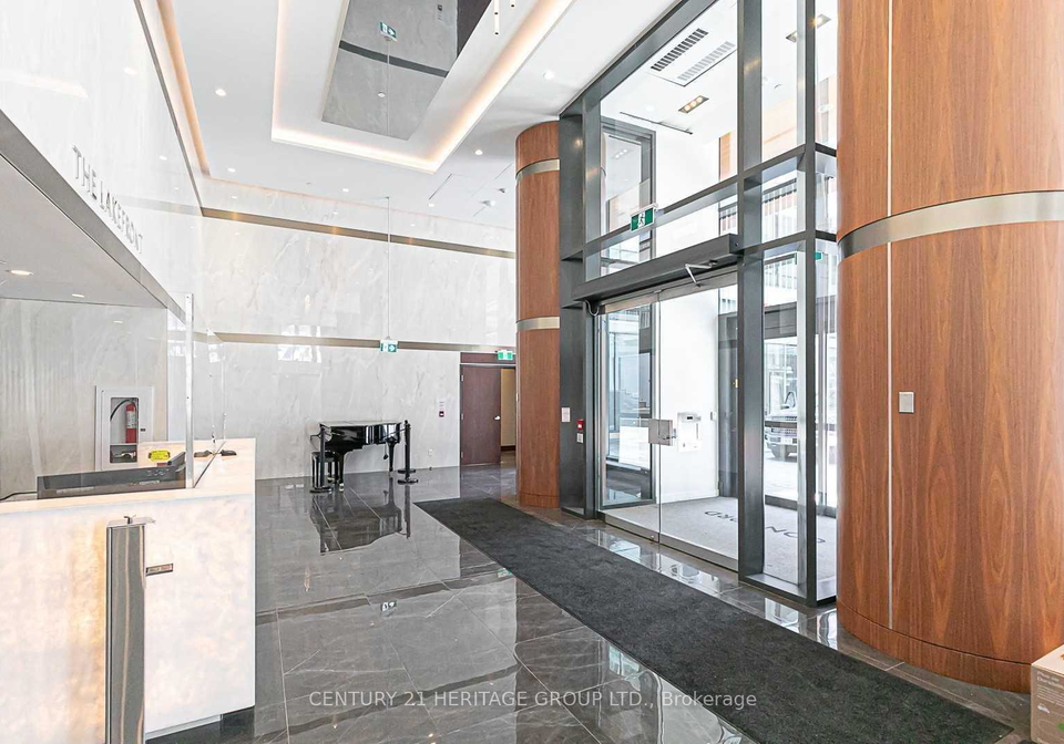 17-bathurst-street-toronto-ontario-c12207984