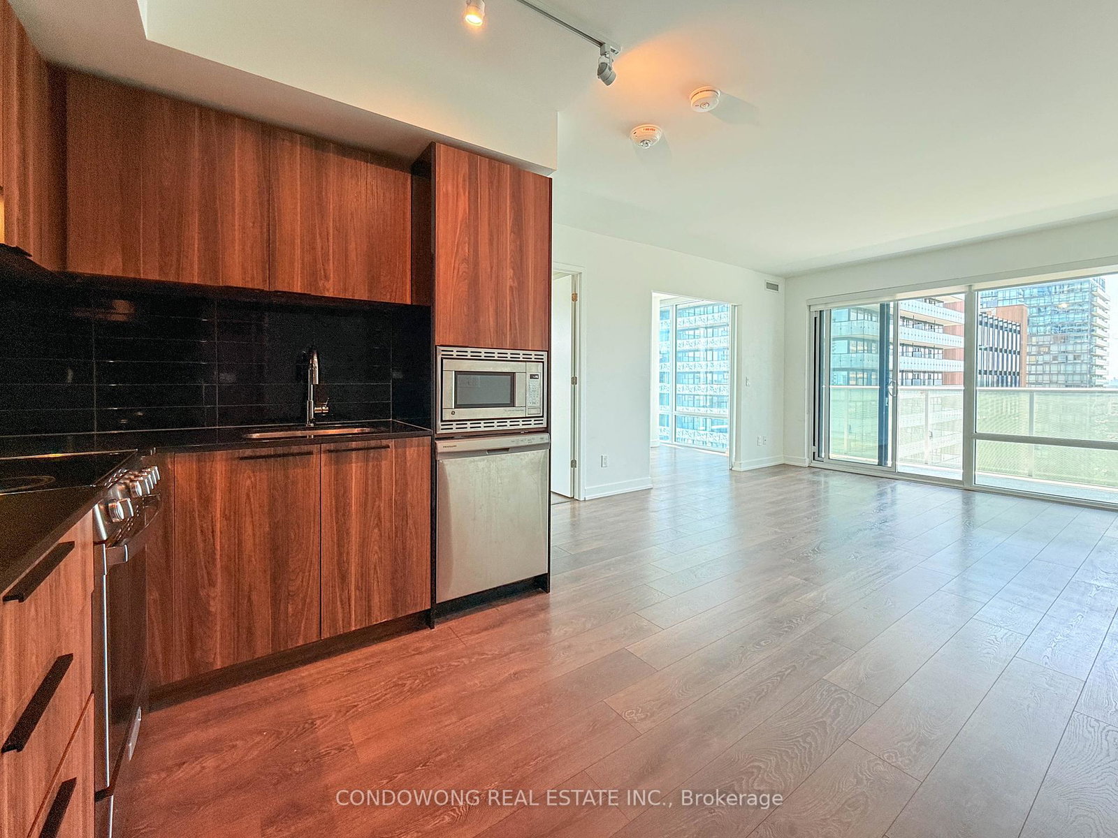 501-yonge-street-toronto-ontario-c12208162