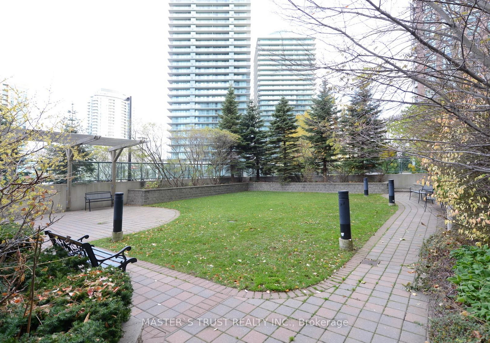 7lorraine-drive-toronto-ontario-c12208193