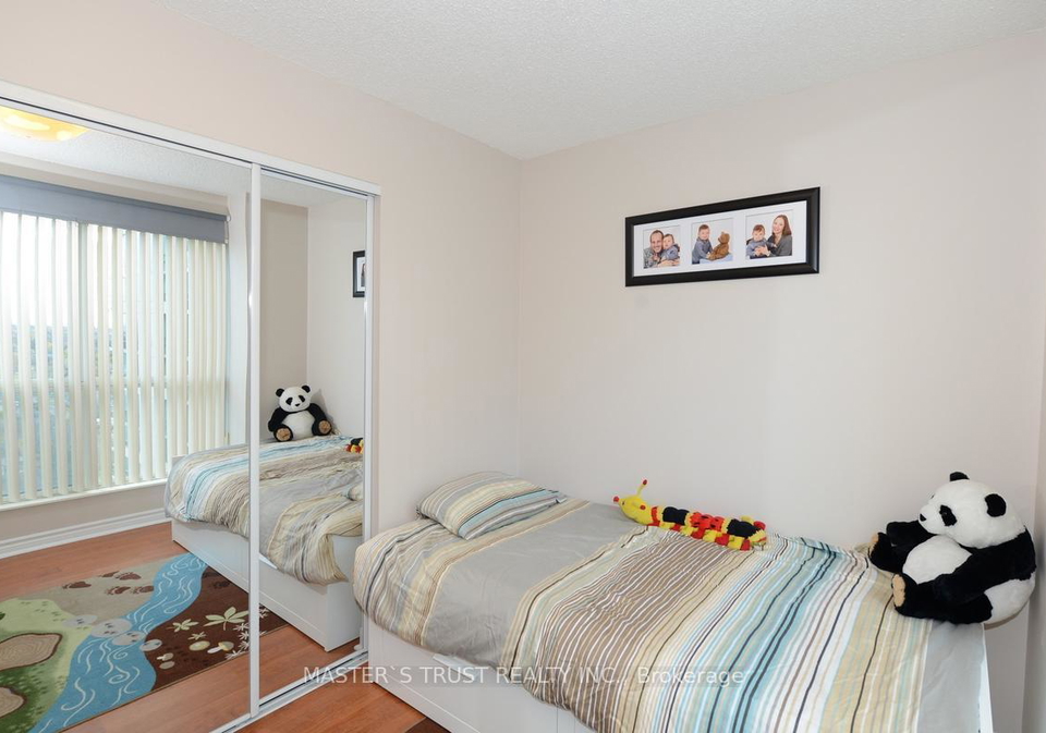 7lorraine-drive-toronto-ontario-c12208193