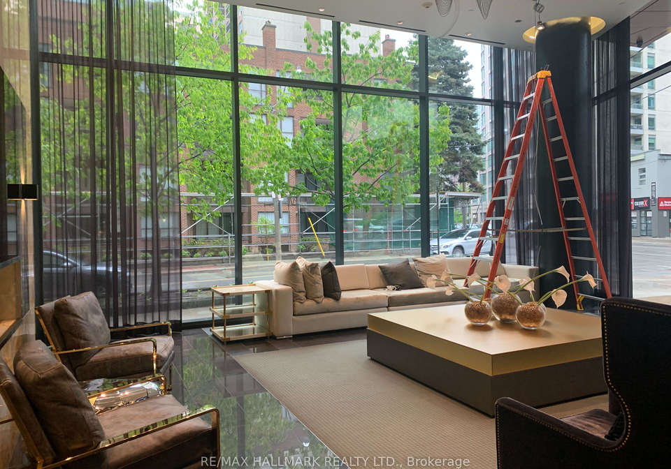 32-davenport-road-toronto-ontario-c12208366