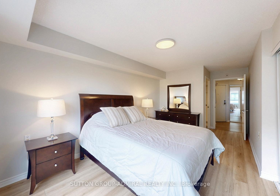 890-sheppard-avenue-w-toronto-ontario-c12208592