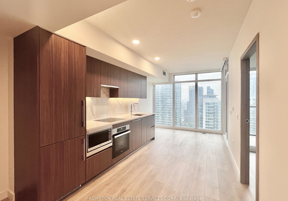 1-concord-cityplace-way-toronto-ontario-c12208777