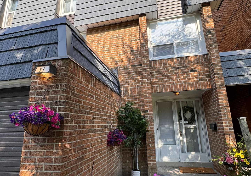 11-sego-royalway-north-york-ontario-c12209016