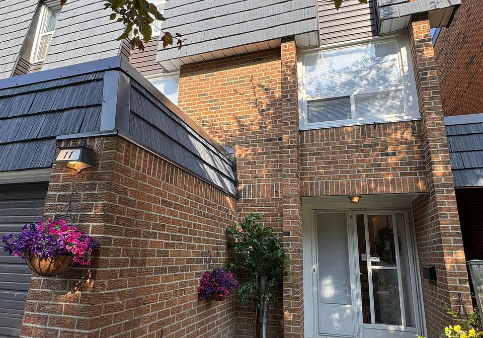 11-sego-royalway-north-york-ontario-c12209016