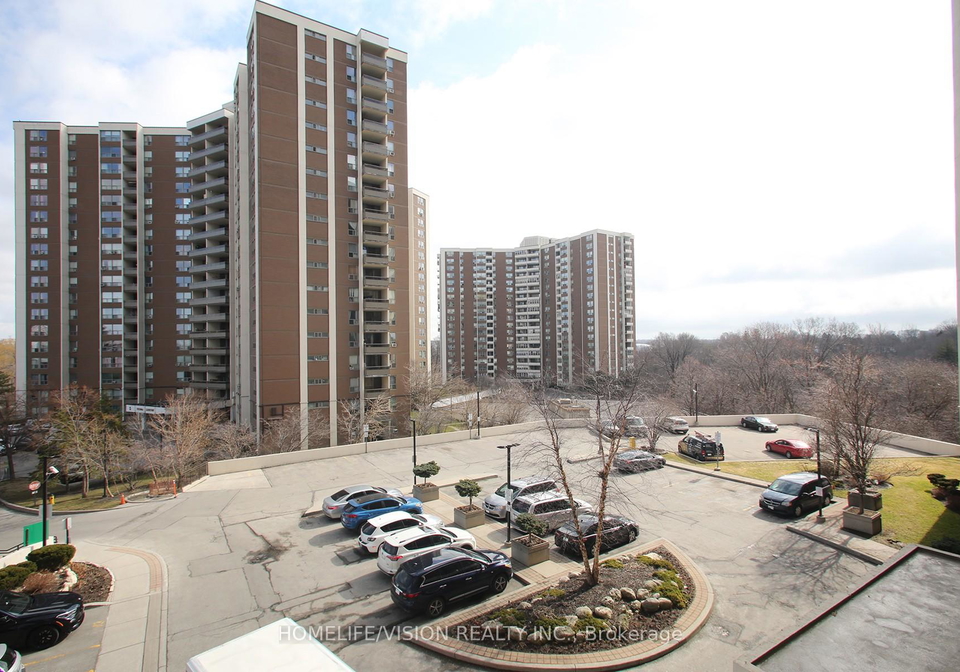 15-vicora-linkway-east-york-ontario-c12209444