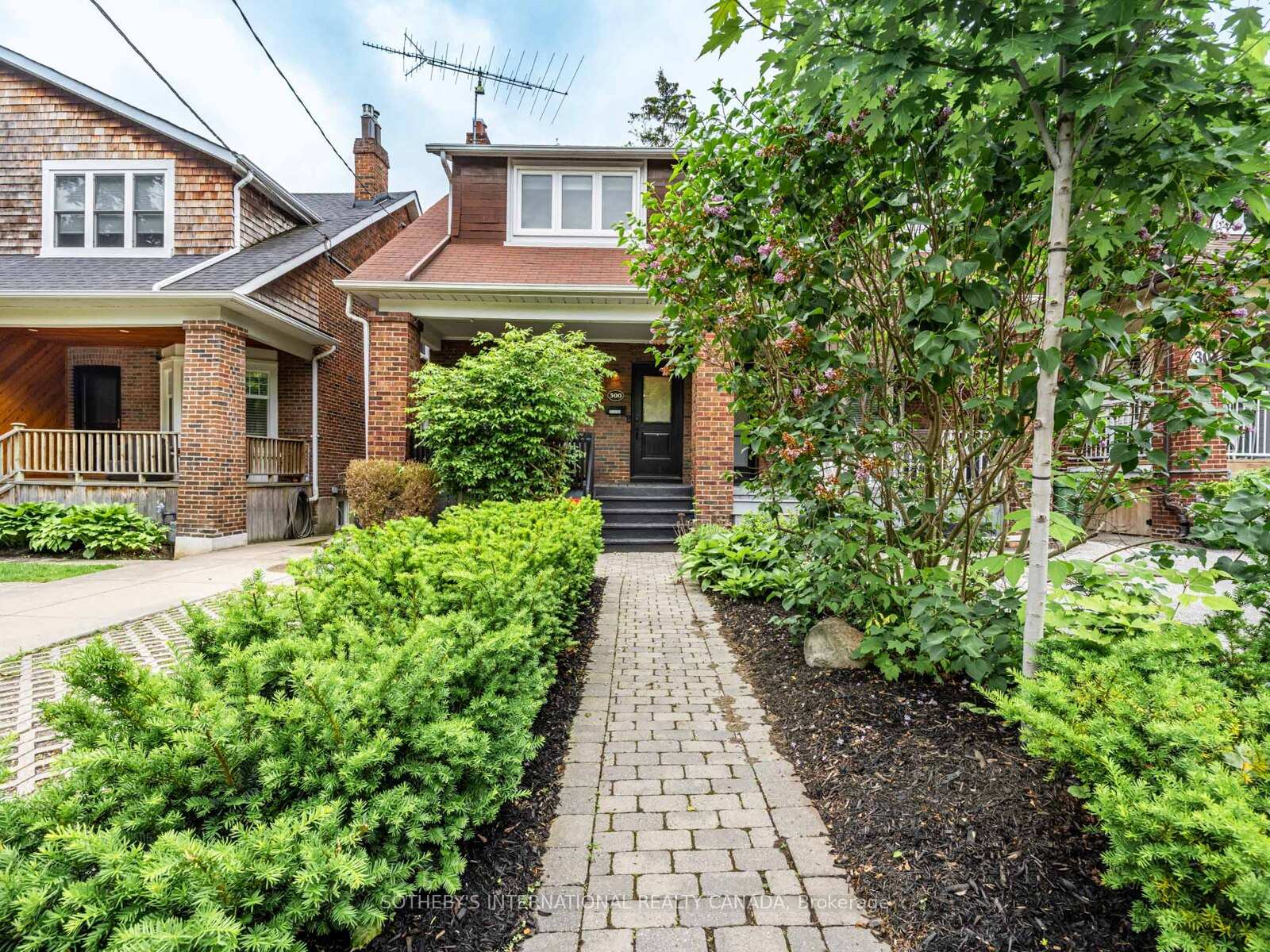 300-forman-avenue-toronto-ontario-c12209905