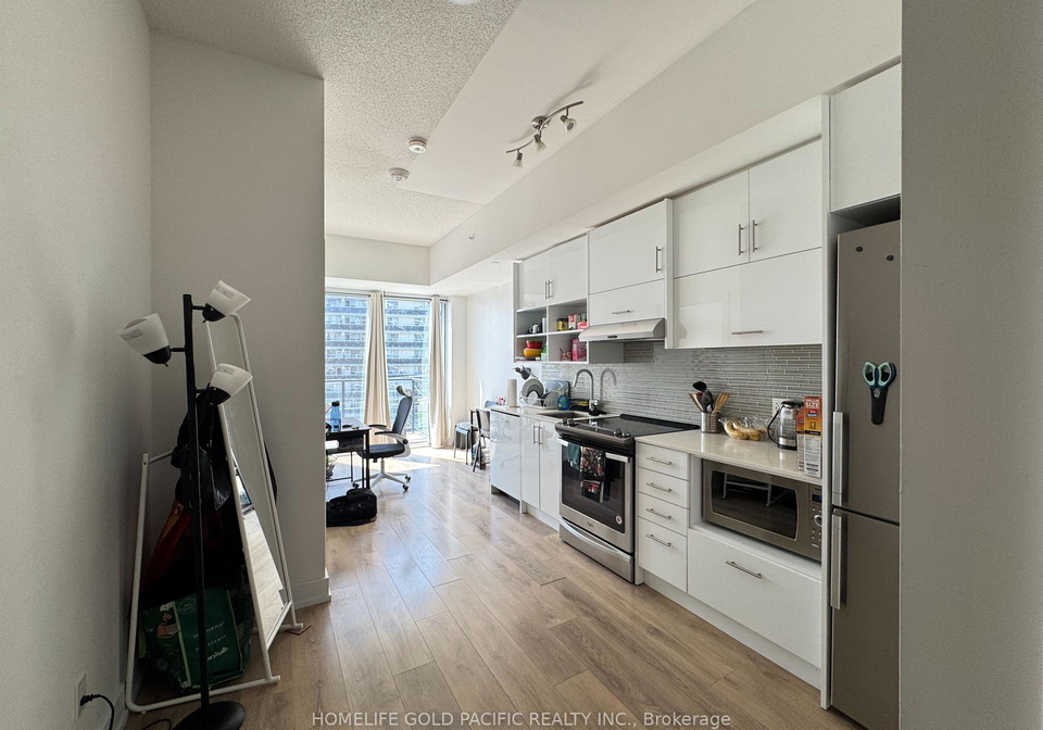 128-fairview-mall-drive-north-york-ontario-c12210190