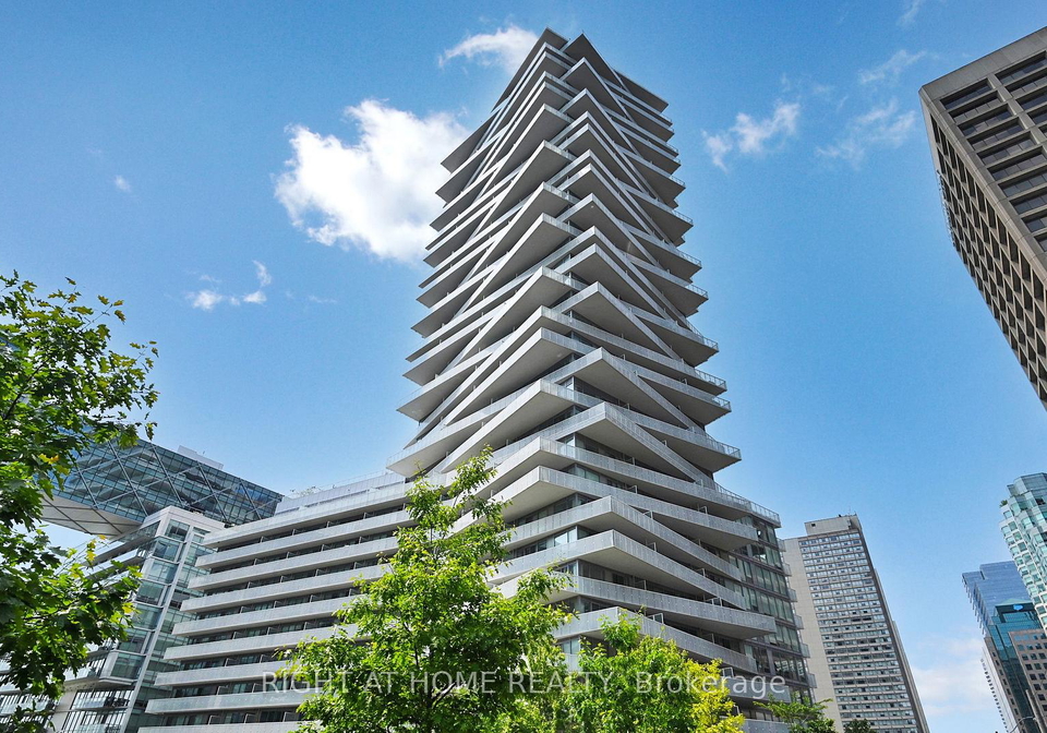 15-queens-quay-e-toronto-ontario-c12210332