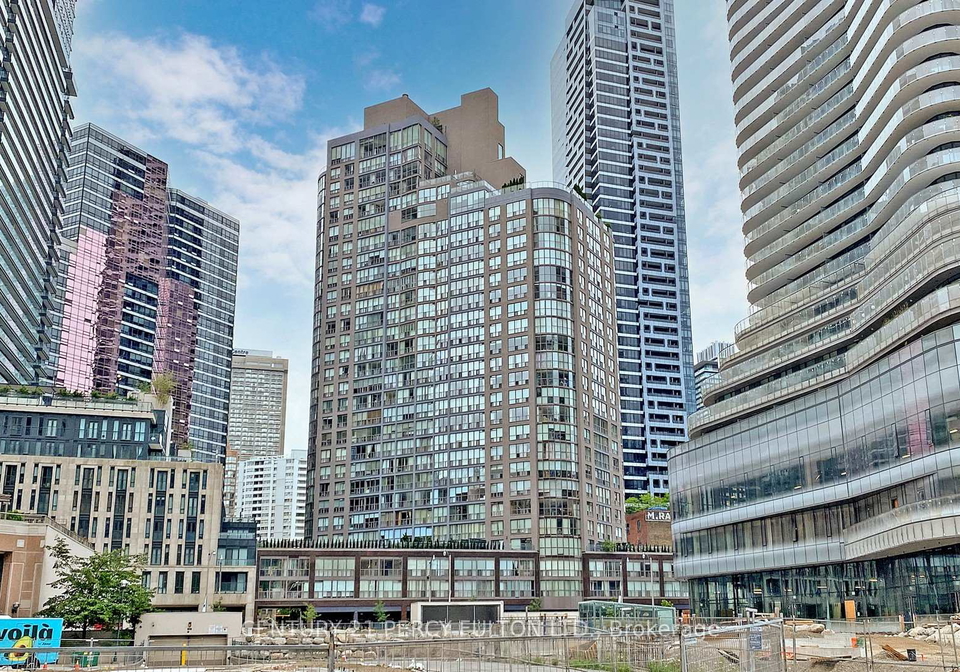 24-wellesley-street-w-toronto-ontario-c12210373
