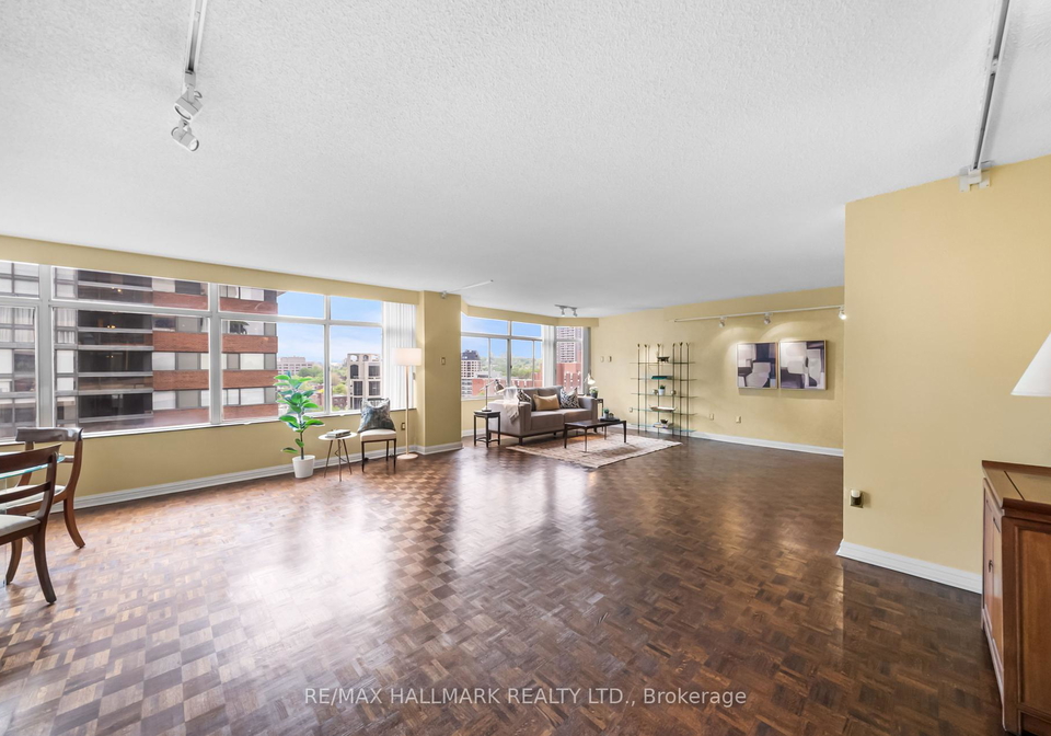 900-yonge-street-toronto-ontario-c12210393