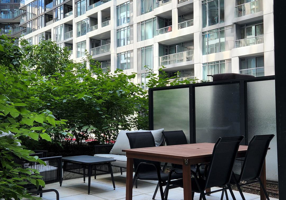 576-front-street-w-toronto-ontario-c12210585