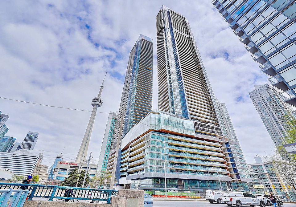 1-concord-cityplace-way-toronto-ontario-c12210625