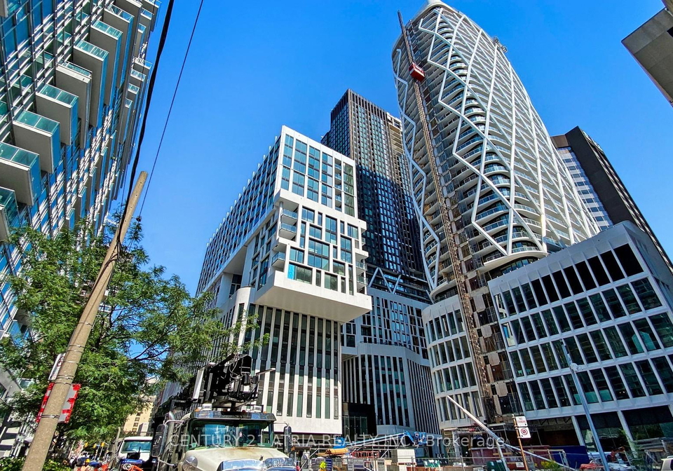 238-simcoe-street-toronto-ontario-c12211602