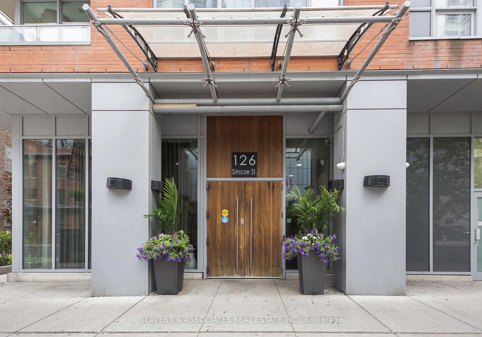 126-simcoe-street-toronto-ontario-c12212237